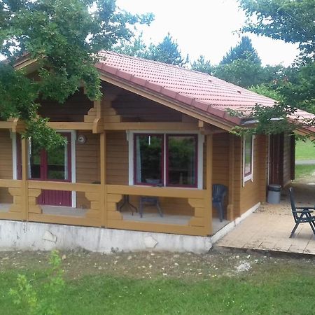 Chalets Du Soleil Mauroux  Exteriér fotografie