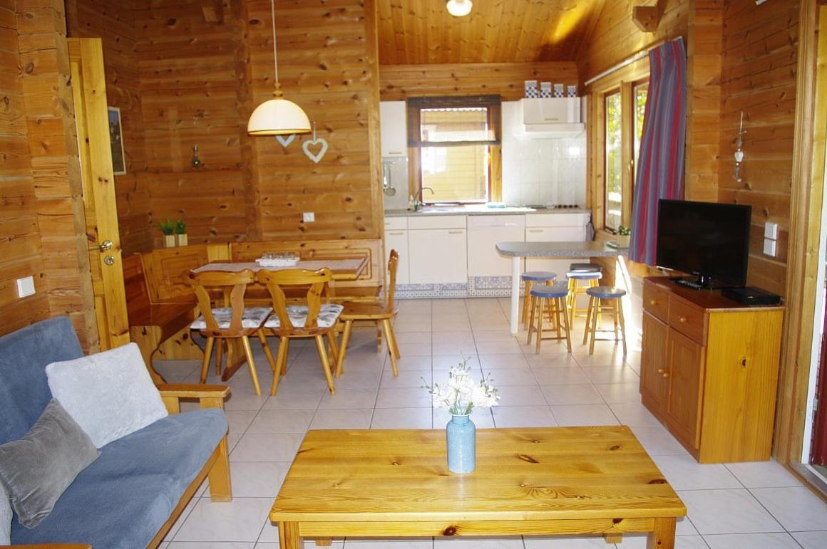 Chalets Du Soleil Mauroux  Exteriér fotografie