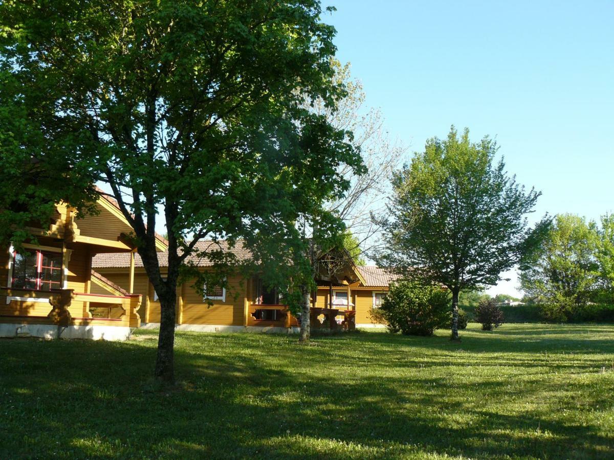 Chalets Du Soleil Mauroux  Exteriér fotografie